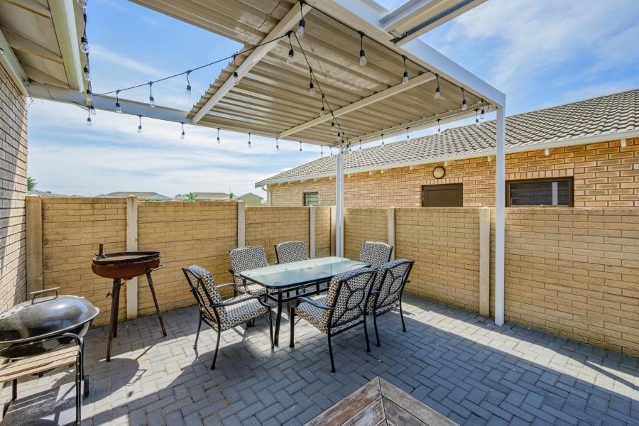 2 Bedroom Property for Sale in Sherwood Eastern Cape